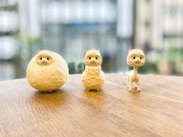 今日はガチャの日🐩🦙
よかったら弊社から出ているガチャコレクションも見ていってください🥰🥰🥰
 #トップス #ミニチュア #フィギュア #ガチャガチャ #カプセルトイ #ガチャの日 #アルパカ #バルーンアート #バルーンアニマル #アクションペンケース #ガチャ #ガチャポン #ガチャガチャ好きな人と繋がりたい #ガチャ活