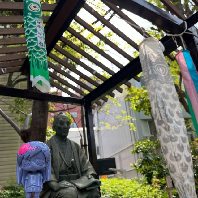 裏の公園の鯉のぼり🎏と吉田松陰とてきとう女子。
風がなくて残念😢

寺田てら「てきとう女子。」ソフビは
One up.秋葉原店さんと、
ユニオンクリエイティブさんのオンラインストアにて販売中です⚡️
ご購入はハイライトから

#トップス #てきとう女子