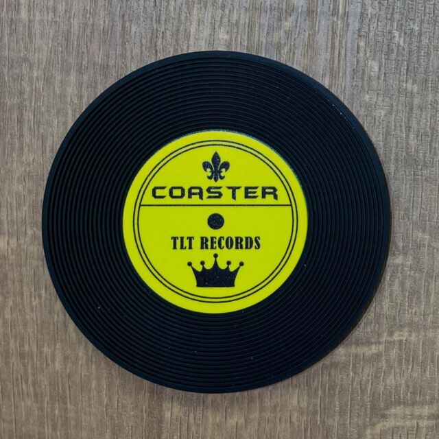レコードブームですね♪昨年はCDの売り上げが前年比6.1%減少に対し、レコードは4.6%増加した模様🤔
アイスコーヒーでも飲みながらレコード鑑賞にぴったりなコースターは、ラバー製で雰囲気もイイ感じ！
レコードショップのオリジナルグッズにも最適です！

#トップス #TLT #アナログ #レコード