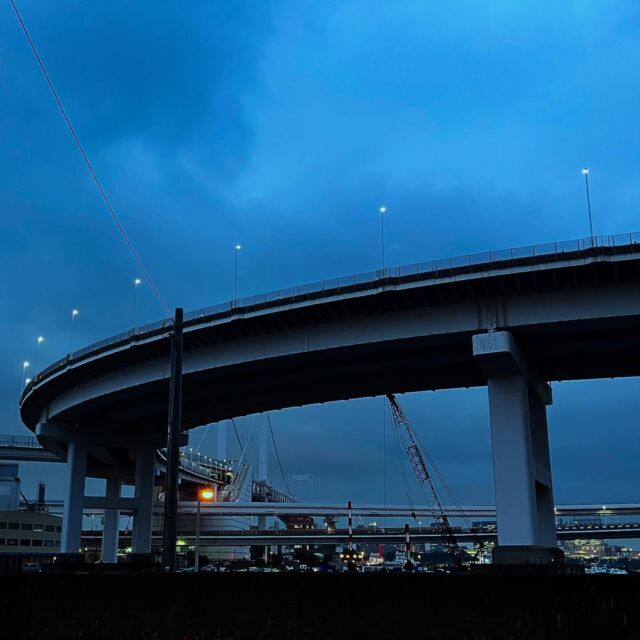 打ち合わせ先での風景✨レインボーブリッジをこの角度から見る事があまりないので新鮮！外出すると初めて見る景色も多くて面白いなと感じますね🙌
今週もお疲れ様でした！